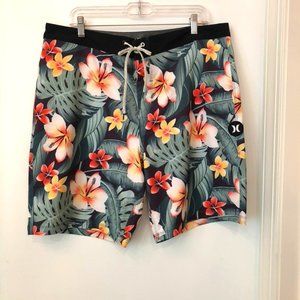 Men's Hurley size 36 Coral, Green and Black Swim Trunks